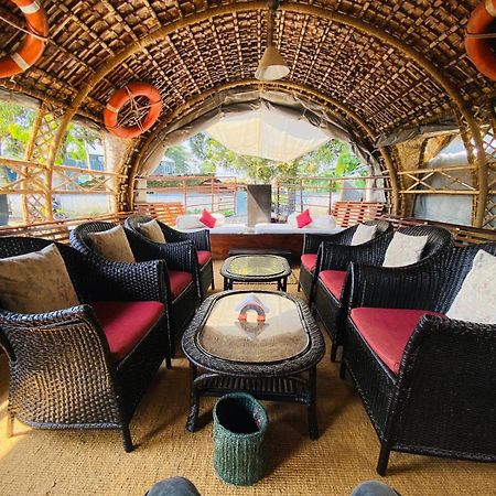 Marvel Cruise Ξενοδοχείο Alappuzha Εξωτερικό φωτογραφία